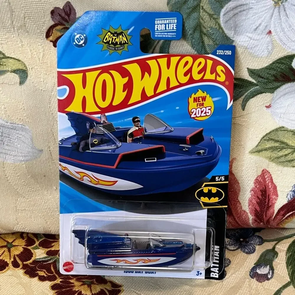 NIB! Hot Wheels 1966 Bat Boat from the Batman Classic TV Series